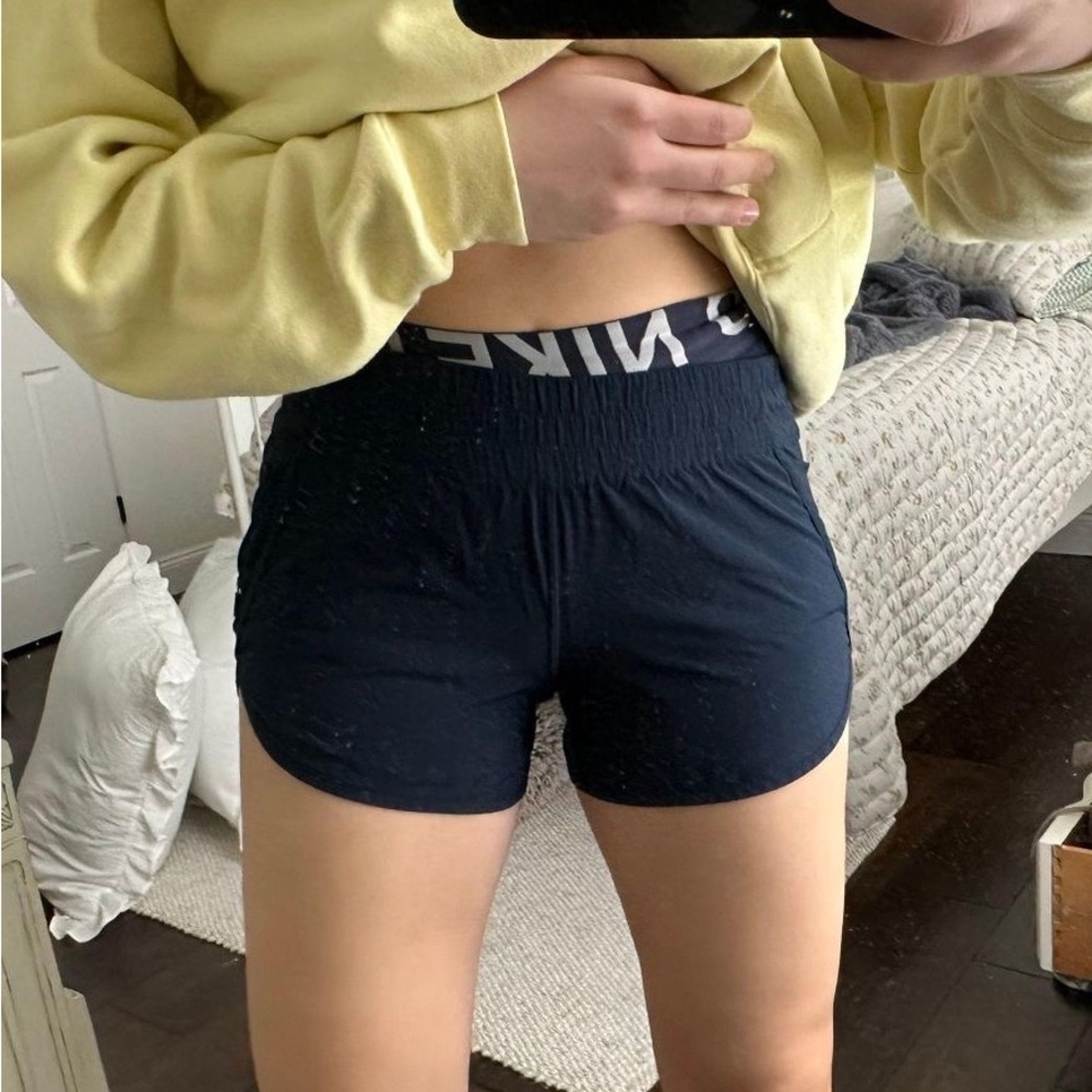 Lululemon speed up shorts navy blue LINER CUT OUT!
